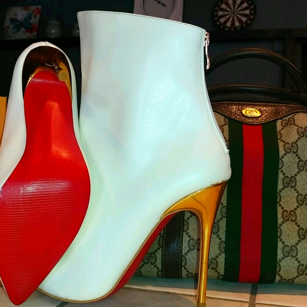 🔴 Red-Bottom Boots, White Upper & Gold Sleek Heels 🔴 - Picture 2 of 4